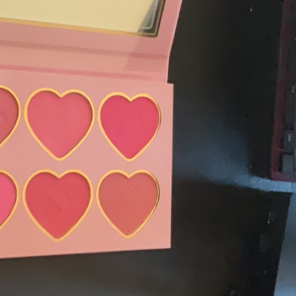 P.Louise Baby It's Cold Outside Blush Palette - Picture 4 of 5